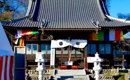 埼玉厄除け開運大師・龍泉寺（切り絵御朱印発祥の寺）の本殿・本堂