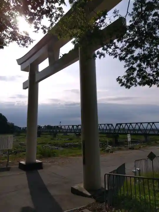 雄山神社前立社壇の{uncategorized: "未分類", other: "その他", undefined: "問題あり", building: "その他建物", grave: "お墓", sacred_gate: "鳥居", guardian: "狛犬", statue: "像", buddha: "仏像", history: "歴史", nature: "自然", garden: "庭園", animal: "動物", pagoda: "塔", temizu: "手水舎", mountain_gate: "山門・神門", sanctuary: "本殿・本堂", subordinate: "末社・摂社", art: "芸術", scenery: "景色", jizo: "地蔵", ema: "絵馬", goshuin: "御朱印", omikuji: "おみくじ", items: "授与品その他", amulet: "お守り", goshuincho: "御朱印帳", eats: "食事", festival: "お祭り", votive_dance: "神楽", shichigosan: "七五三参", wedding: "結婚式", experience: "体験その他", initially: "初詣", around: "周辺", anti_infection: "感染症対策"}