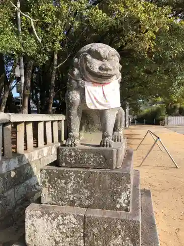 白鳥神社の狛犬