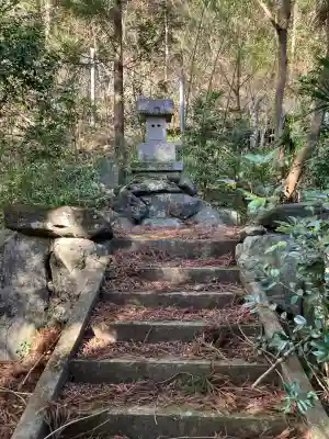 宇都宮神社（白岩町）の{uncategorized: "未分類", other: "その他", undefined: "問題あり", building: "その他建物", grave: "お墓", sacred_gate: "鳥居", guardian: "狛犬", statue: "像", buddha: "仏像", history: "歴史", nature: "自然", garden: "庭園", animal: "動物", pagoda: "塔", temizu: "手水舎", mountain_gate: "山門・神門", sanctuary: "本殿・本堂", subordinate: "末社・摂社", art: "芸術", scenery: "景色", jizo: "地蔵", ema: "絵馬", goshuin: "御朱印", omikuji: "おみくじ", items: "授与品その他", amulet: "お守り", goshuincho: "御朱印帳", eats: "食事", festival: "お祭り", votive_dance: "神楽", shichigosan: "七五三参", wedding: "結婚式", experience: "体験その他", initially: "初詣", around: "周辺", anti_infection: "感染症対策"}
