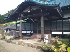 瀧泉寺の本殿