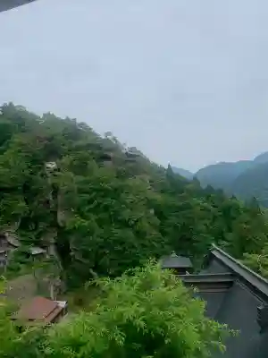 山寺日枝神社の{uncategorized: "未分類", other: "その他", undefined: "問題あり", building: "その他建物", grave: "お墓", sacred_gate: "鳥居", guardian: "狛犬", statue: "像", buddha: "仏像", history: "歴史", nature: "自然", garden: "庭園", animal: "動物", pagoda: "塔", temizu: "手水舎", mountain_gate: "山門・神門", sanctuary: "本殿・本堂", subordinate: "末社・摂社", art: "芸術", scenery: "景色", jizo: "地蔵", ema: "絵馬", goshuin: "御朱印", omikuji: "おみくじ", items: "授与品その他", amulet: "お守り", goshuincho: "御朱印帳", eats: "食事", festival: "お祭り", votive_dance: "神楽", shichigosan: "七五三参", wedding: "結婚式", experience: "体験その他", initially: "初詣", around: "周辺", anti_infection: "感染症対策"}