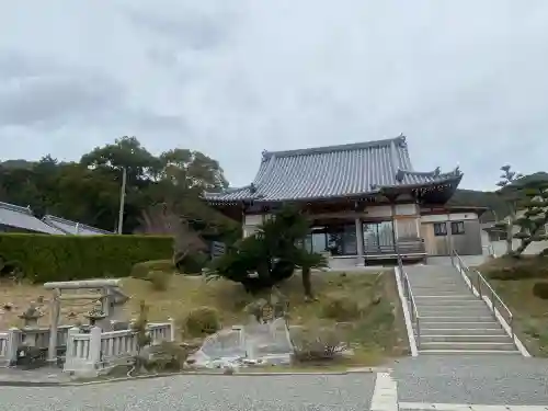 覚住寺の{uncategorized: "未分類", other: "その他", undefined: "問題あり", building: "その他建物", grave: "お墓", sacred_gate: "鳥居", guardian: "狛犬", statue: "像", buddha: "仏像", history: "歴史", nature: "自然", garden: "庭園", animal: "動物", pagoda: "塔", temizu: "手水舎", mountain_gate: "山門・神門", sanctuary: "本殿・本堂", subordinate: "末社・摂社", art: "芸術", scenery: "景色", jizo: "地蔵", ema: "絵馬", goshuin: "御朱印", omikuji: "おみくじ", items: "授与品その他", amulet: "お守り", goshuincho: "御朱印帳", eats: "食事", festival: "お祭り", votive_dance: "神楽", shichigosan: "七五三参", wedding: "結婚式", experience: "体験その他", initially: "初詣", around: "周辺", anti_infection: "感染症対策"}