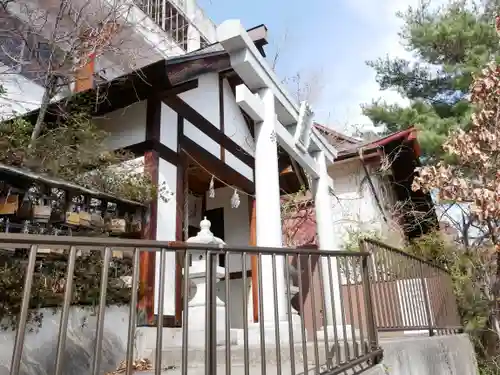 澳津神社の本殿