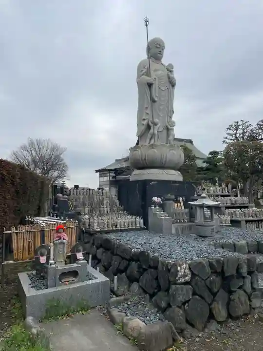 興全寺の{uncategorized: "未分類", other: "その他", undefined: "問題あり", building: "その他建物", grave: "お墓", sacred_gate: "鳥居", guardian: "狛犬", statue: "像", buddha: "仏像", history: "歴史", nature: "自然", garden: "庭園", animal: "動物", pagoda: "塔", temizu: "手水舎", mountain_gate: "山門・神門", sanctuary: "本殿・本堂", subordinate: "末社・摂社", art: "芸術", scenery: "景色", jizo: "地蔵", ema: "絵馬", goshuin: "御朱印", omikuji: "おみくじ", items: "授与品その他", amulet: "お守り", goshuincho: "御朱印帳", eats: "食事", festival: "お祭り", votive_dance: "神楽", shichigosan: "七五三参", wedding: "結婚式", experience: "体験その他", initially: "初詣", around: "周辺", anti_infection: "感染症対策"}