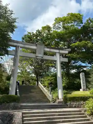 那須温泉神社の{uncategorized: "未分類", other: "その他", undefined: "問題あり", building: "その他建物", grave: "お墓", sacred_gate: "鳥居", guardian: "狛犬", statue: "像", buddha: "仏像", history: "歴史", nature: "自然", garden: "庭園", animal: "動物", pagoda: "塔", temizu: "手水舎", mountain_gate: "山門・神門", sanctuary: "本殿・本堂", subordinate: "末社・摂社", art: "芸術", scenery: "景色", jizo: "地蔵", ema: "絵馬", goshuin: "御朱印", omikuji: "おみくじ", items: "授与品その他", amulet: "お守り", goshuincho: "御朱印帳", eats: "食事", festival: "お祭り", votive_dance: "神楽", shichigosan: "七五三参", wedding: "結婚式", experience: "体験その他", initially: "初詣", around: "周辺", anti_infection: "感染症対策"}