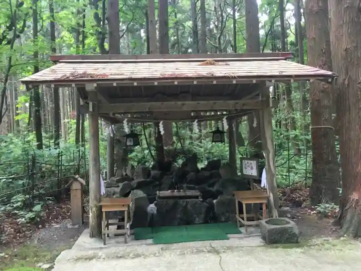 横浜八幡神社の手水舎
