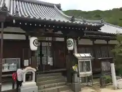 海龍寺の本殿