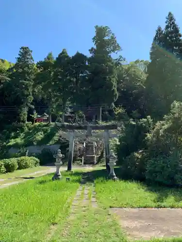 諏訪神社の鳥居