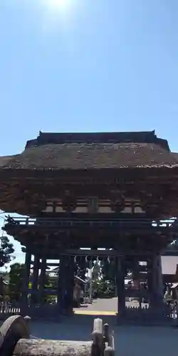 苗村神社の山門