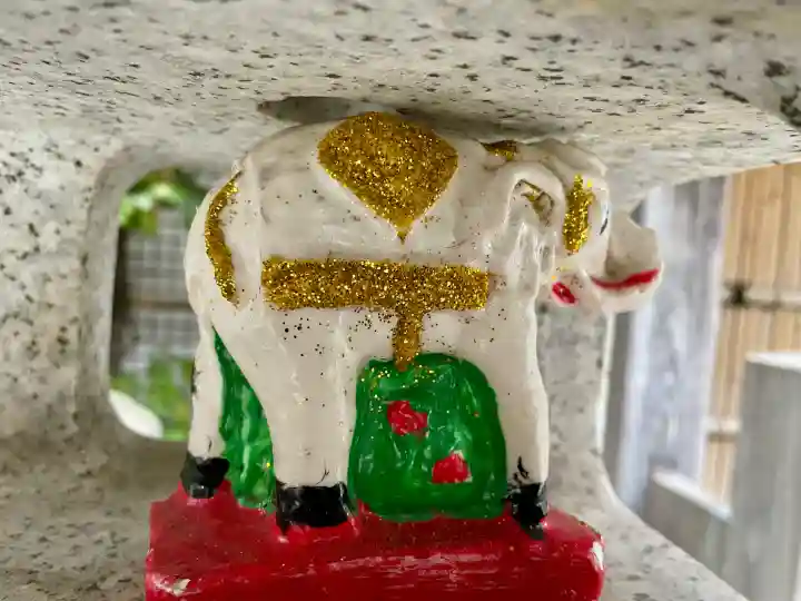 第六天社の{uncategorized: "未分類", other: "その他", undefined: "問題あり", building: "その他建物", grave: "お墓", sacred_gate: "鳥居", guardian: "狛犬", statue: "像", buddha: "仏像", history: "歴史", nature: "自然", garden: "庭園", animal: "動物", pagoda: "塔", temizu: "手水舎", mountain_gate: "山門・神門", sanctuary: "本殿・本堂", subordinate: "末社・摂社", art: "芸術", scenery: "景色", jizo: "地蔵", ema: "絵馬", goshuin: "御朱印", omikuji: "おみくじ", items: "授与品その他", amulet: "お守り", goshuincho: "御朱印帳", eats: "食事", festival: "お祭り", votive_dance: "神楽", shichigosan: "七五三参", wedding: "結婚式", experience: "体験その他", initially: "初詣", around: "周辺", anti_infection: "感染症対策"}