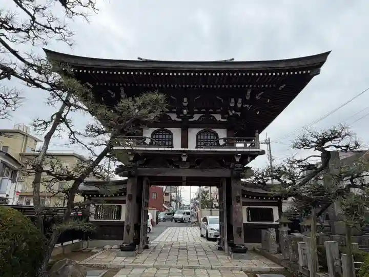 萬満寺の{uncategorized: "未分類", other: "その他", undefined: "問題あり", building: "その他建物", grave: "お墓", sacred_gate: "鳥居", guardian: "狛犬", statue: "像", buddha: "仏像", history: "歴史", nature: "自然", garden: "庭園", animal: "動物", pagoda: "塔", temizu: "手水舎", mountain_gate: "山門・神門", sanctuary: "本殿・本堂", subordinate: "末社・摂社", art: "芸術", scenery: "景色", jizo: "地蔵", ema: "絵馬", goshuin: "御朱印", omikuji: "おみくじ", items: "授与品その他", amulet: "お守り", goshuincho: "御朱印帳", eats: "食事", festival: "お祭り", votive_dance: "神楽", shichigosan: "七五三参", wedding: "結婚式", experience: "体験その他", initially: "初詣", around: "周辺", anti_infection: "感染症対策"}