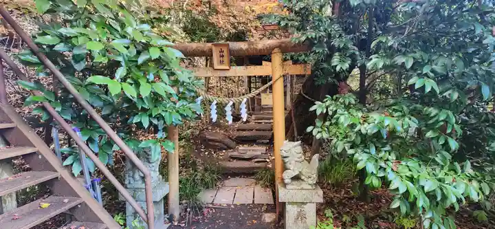 青麻神社の末社・摂社