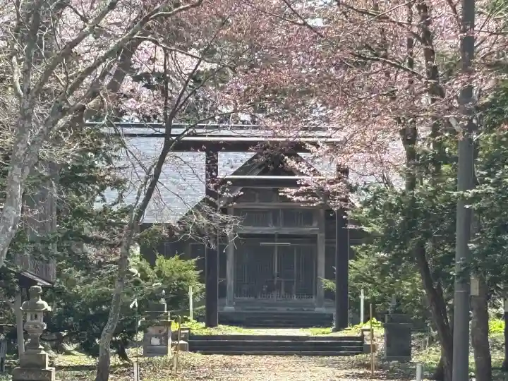 角田神社の{uncategorized: "未分類", other: "その他", undefined: "問題あり", building: "その他建物", grave: "お墓", sacred_gate: "鳥居", guardian: "狛犬", statue: "像", buddha: "仏像", history: "歴史", nature: "自然", garden: "庭園", animal: "動物", pagoda: "塔", temizu: "手水舎", mountain_gate: "山門・神門", sanctuary: "本殿・本堂", subordinate: "末社・摂社", art: "芸術", scenery: "景色", jizo: "地蔵", ema: "絵馬", goshuin: "御朱印", omikuji: "おみくじ", items: "授与品その他", amulet: "お守り", goshuincho: "御朱印帳", eats: "食事", festival: "お祭り", votive_dance: "神楽", shichigosan: "七五三参", wedding: "結婚式", experience: "体験その他", initially: "初詣", around: "周辺", anti_infection: "感染症対策"}