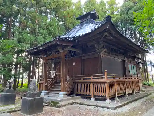 六所神社の本殿