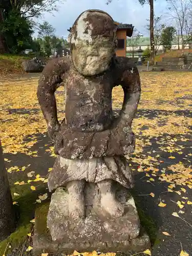 熊野神社の像