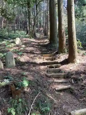須我神社奥宮の{uncategorized: "未分類", other: "その他", undefined: "問題あり", building: "その他建物", grave: "お墓", sacred_gate: "鳥居", guardian: "狛犬", statue: "像", buddha: "仏像", history: "歴史", nature: "自然", garden: "庭園", animal: "動物", pagoda: "塔", temizu: "手水舎", mountain_gate: "山門・神門", sanctuary: "本殿・本堂", subordinate: "末社・摂社", art: "芸術", scenery: "景色", jizo: "地蔵", ema: "絵馬", goshuin: "御朱印", omikuji: "おみくじ", items: "授与品その他", amulet: "お守り", goshuincho: "御朱印帳", eats: "食事", festival: "お祭り", votive_dance: "神楽", shichigosan: "七五三参", wedding: "結婚式", experience: "体験その他", initially: "初詣", around: "周辺", anti_infection: "感染症対策"}