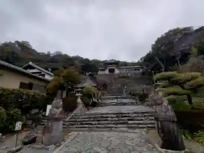 和歌浦天満宮の{uncategorized: "未分類", other: "その他", undefined: "問題あり", building: "その他建物", grave: "お墓", sacred_gate: "鳥居", guardian: "狛犬", statue: "像", buddha: "仏像", history: "歴史", nature: "自然", garden: "庭園", animal: "動物", pagoda: "塔", temizu: "手水舎", mountain_gate: "山門・神門", sanctuary: "本殿・本堂", subordinate: "末社・摂社", art: "芸術", scenery: "景色", jizo: "地蔵", ema: "絵馬", goshuin: "御朱印", omikuji: "おみくじ", items: "授与品その他", amulet: "お守り", goshuincho: "御朱印帳", eats: "食事", festival: "お祭り", votive_dance: "神楽", shichigosan: "七五三参", wedding: "結婚式", experience: "体験その他", initially: "初詣", around: "周辺", anti_infection: "感染症対策"}