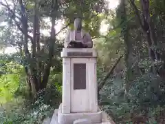 水神社の像