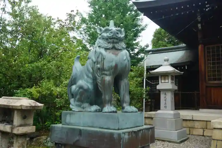 溝旗神社(肇國神社)の狛犬