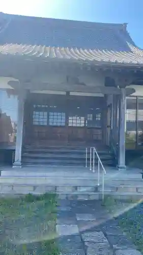 本光寺の{uncategorized: "未分類", other: "その他", undefined: "問題あり", building: "その他建物", grave: "お墓", sacred_gate: "鳥居", guardian: "狛犬", statue: "像", buddha: "仏像", history: "歴史", nature: "自然", garden: "庭園", animal: "動物", pagoda: "塔", temizu: "手水舎", mountain_gate: "山門・神門", sanctuary: "本殿・本堂", subordinate: "末社・摂社", art: "芸術", scenery: "景色", jizo: "地蔵", ema: "絵馬", goshuin: "御朱印", omikuji: "おみくじ", items: "授与品その他", amulet: "お守り", goshuincho: "御朱印帳", eats: "食事", festival: "お祭り", votive_dance: "神楽", shichigosan: "七五三参", wedding: "結婚式", experience: "体験その他", initially: "初詣", around: "周辺", anti_infection: "感染症対策"}