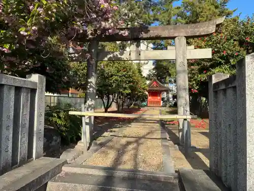 西大寺石落神社本殿の{uncategorized: "未分類", other: "その他", undefined: "問題あり", building: "その他建物", grave: "お墓", sacred_gate: "鳥居", guardian: "狛犬", statue: "像", buddha: "仏像", history: "歴史", nature: "自然", garden: "庭園", animal: "動物", pagoda: "塔", temizu: "手水舎", mountain_gate: "山門・神門", sanctuary: "本殿・本堂", subordinate: "末社・摂社", art: "芸術", scenery: "景色", jizo: "地蔵", ema: "絵馬", goshuin: "御朱印", omikuji: "おみくじ", items: "授与品その他", amulet: "お守り", goshuincho: "御朱印帳", eats: "食事", festival: "お祭り", votive_dance: "神楽", shichigosan: "七五三参", wedding: "結婚式", experience: "体験その他", initially: "初詣", around: "周辺", anti_infection: "感染症対策"}