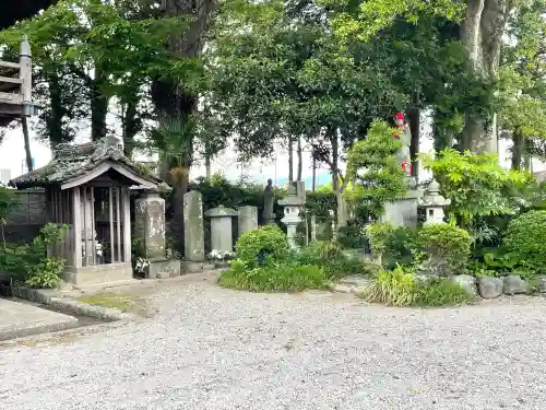 阿弥陀寺の{uncategorized: "未分類", other: "その他", undefined: "問題あり", building: "その他建物", grave: "お墓", sacred_gate: "鳥居", guardian: "狛犬", statue: "像", buddha: "仏像", history: "歴史", nature: "自然", garden: "庭園", animal: "動物", pagoda: "塔", temizu: "手水舎", mountain_gate: "山門・神門", sanctuary: "本殿・本堂", subordinate: "末社・摂社", art: "芸術", scenery: "景色", jizo: "地蔵", ema: "絵馬", goshuin: "御朱印", omikuji: "おみくじ", items: "授与品その他", amulet: "お守り", goshuincho: "御朱印帳", eats: "食事", festival: "お祭り", votive_dance: "神楽", shichigosan: "七五三参", wedding: "結婚式", experience: "体験その他", initially: "初詣", around: "周辺", anti_infection: "感染症対策"}