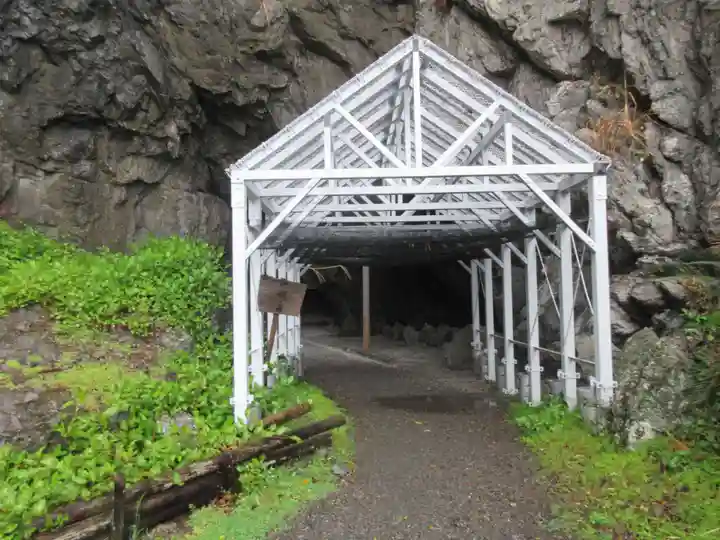御厨人窟・神明窟(高知県)