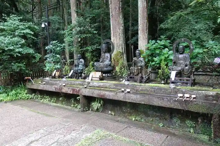 醍醐寺(上醍醐)の手水舎