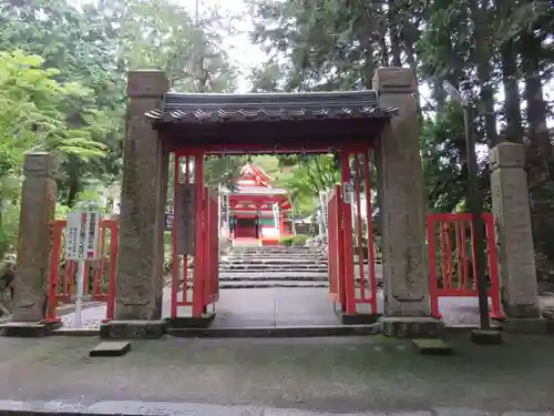 真禅院の山門・神門