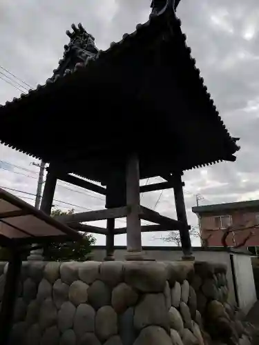 証興寺の{uncategorized: "未分類", other: "その他", undefined: "問題あり", building: "その他建物", grave: "お墓", sacred_gate: "鳥居", guardian: "狛犬", statue: "像", buddha: "仏像", history: "歴史", nature: "自然", garden: "庭園", animal: "動物", pagoda: "塔", temizu: "手水舎", mountain_gate: "山門・神門", sanctuary: "本殿・本堂", subordinate: "末社・摂社", art: "芸術", scenery: "景色", jizo: "地蔵", ema: "絵馬", goshuin: "御朱印", omikuji: "おみくじ", items: "授与品その他", amulet: "お守り", goshuincho: "御朱印帳", eats: "食事", festival: "お祭り", votive_dance: "神楽", shichigosan: "七五三参", wedding: "結婚式", experience: "体験その他", initially: "初詣", around: "周辺", anti_infection: "感染症対策"}