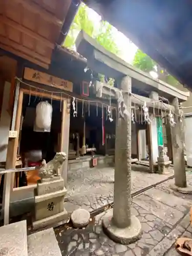 若一神社の鳥居