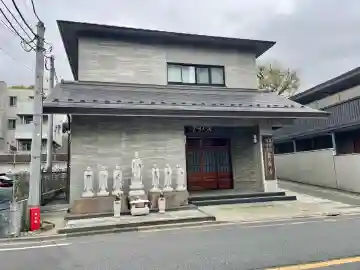 真弘寺の{uncategorized: "未分類", other: "その他", undefined: "問題あり", building: "その他建物", grave: "お墓", sacred_gate: "鳥居", guardian: "狛犬", statue: "像", buddha: "仏像", history: "歴史", nature: "自然", garden: "庭園", animal: "動物", pagoda: "塔", temizu: "手水舎", mountain_gate: "山門・神門", sanctuary: "本殿・本堂", subordinate: "末社・摂社", art: "芸術", scenery: "景色", jizo: "地蔵", ema: "絵馬", goshuin: "御朱印", omikuji: "おみくじ", items: "授与品その他", amulet: "お守り", goshuincho: "御朱印帳", eats: "食事", festival: "お祭り", votive_dance: "神楽", shichigosan: "七五三参", wedding: "結婚式", experience: "体験その他", initially: "初詣", around: "周辺", anti_infection: "感染症対策"}