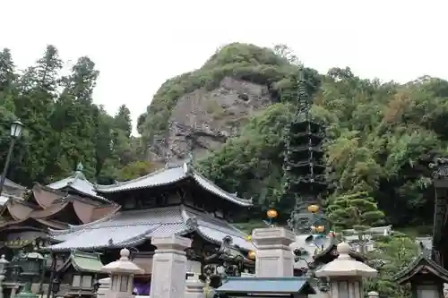 宝山寺の本殿・本堂