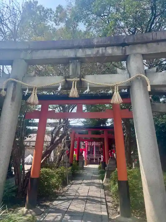 武信稲荷神社の{uncategorized: "未分類", other: "その他", undefined: "問題あり", building: "その他建物", grave: "お墓", sacred_gate: "鳥居", guardian: "狛犬", statue: "像", buddha: "仏像", history: "歴史", nature: "自然", garden: "庭園", animal: "動物", pagoda: "塔", temizu: "手水舎", mountain_gate: "山門・神門", sanctuary: "本殿・本堂", subordinate: "末社・摂社", art: "芸術", scenery: "景色", jizo: "地蔵", ema: "絵馬", goshuin: "御朱印", omikuji: "おみくじ", items: "授与品その他", amulet: "お守り", goshuincho: "御朱印帳", eats: "食事", festival: "お祭り", votive_dance: "神楽", shichigosan: "七五三参", wedding: "結婚式", experience: "体験その他", initially: "初詣", around: "周辺", anti_infection: "感染症対策"}