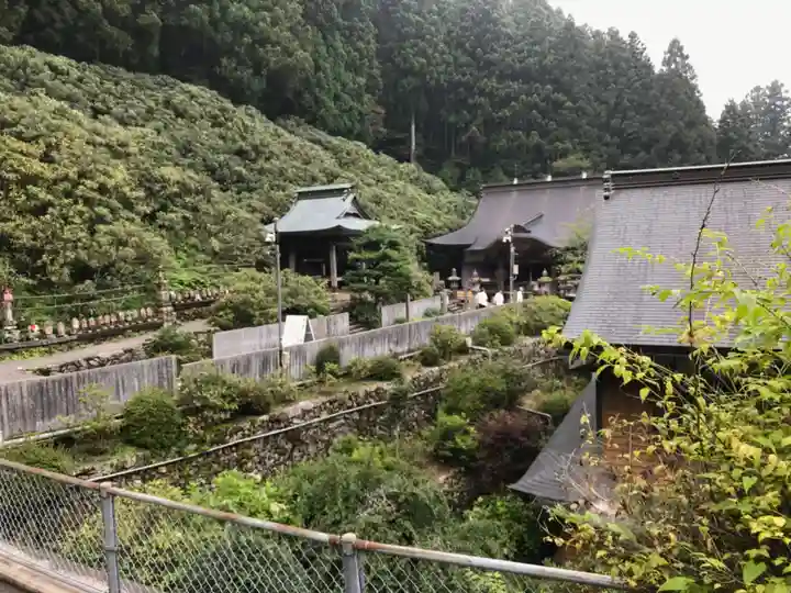 横峰寺の本殿・本堂