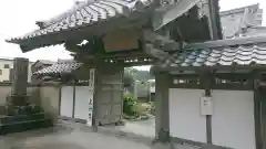 上行寺の山門