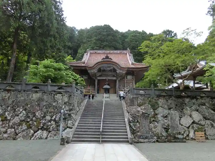 明石寺の本殿・本堂