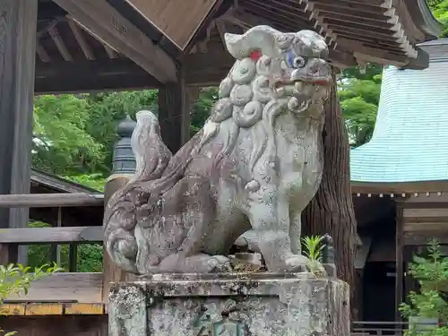 逸見神社の狛犬