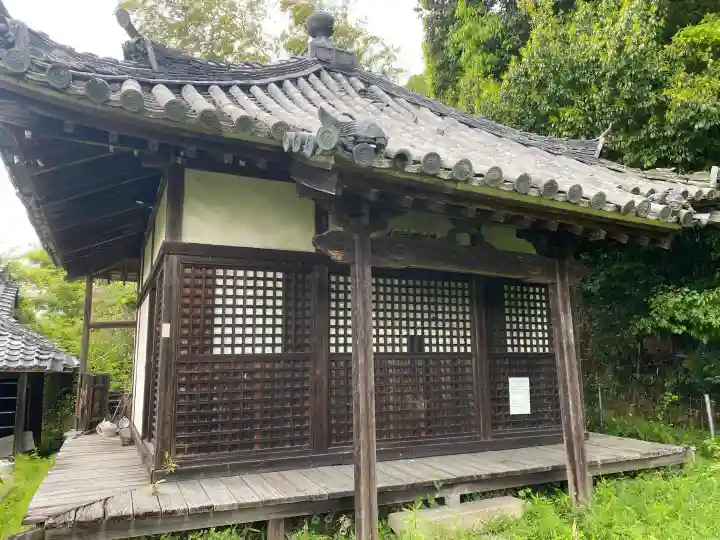 東光寺の{uncategorized: "未分類", other: "その他", undefined: "問題あり", building: "その他建物", grave: "お墓", sacred_gate: "鳥居", guardian: "狛犬", statue: "像", buddha: "仏像", history: "歴史", nature: "自然", garden: "庭園", animal: "動物", pagoda: "塔", temizu: "手水舎", mountain_gate: "山門・神門", sanctuary: "本殿・本堂", subordinate: "末社・摂社", art: "芸術", scenery: "景色", jizo: "地蔵", ema: "絵馬", goshuin: "御朱印", omikuji: "おみくじ", items: "授与品その他", amulet: "お守り", goshuincho: "御朱印帳", eats: "食事", festival: "お祭り", votive_dance: "神楽", shichigosan: "七五三参", wedding: "結婚式", experience: "体験その他", initially: "初詣", around: "周辺", anti_infection: "感染症対策"}