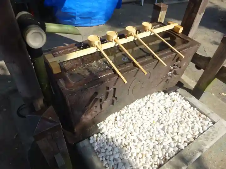 春日神社(下妙典)の手水舎