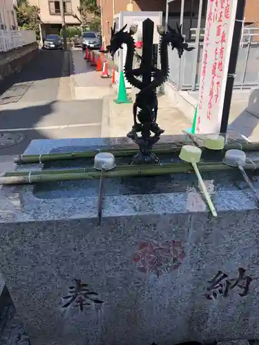 成田山横浜別院延命院の手水舎