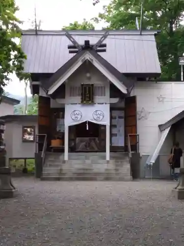 星置神社の本殿