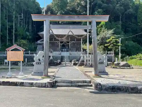 菟上神社の鳥居