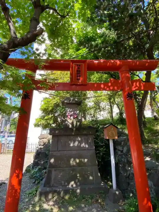 江島杉山神社の{uncategorized: "未分類", other: "その他", undefined: "問題あり", building: "その他建物", grave: "お墓", sacred_gate: "鳥居", guardian: "狛犬", statue: "像", buddha: "仏像", history: "歴史", nature: "自然", garden: "庭園", animal: "動物", pagoda: "塔", temizu: "手水舎", mountain_gate: "山門・神門", sanctuary: "本殿・本堂", subordinate: "末社・摂社", art: "芸術", scenery: "景色", jizo: "地蔵", ema: "絵馬", goshuin: "御朱印", omikuji: "おみくじ", items: "授与品その他", amulet: "お守り", goshuincho: "御朱印帳", eats: "食事", festival: "お祭り", votive_dance: "神楽", shichigosan: "七五三参", wedding: "結婚式", experience: "体験その他", initially: "初詣", around: "周辺", anti_infection: "感染症対策"}