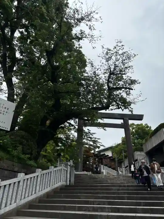 伊勢山皇大神宮の{uncategorized: "未分類", other: "その他", undefined: "問題あり", building: "その他建物", grave: "お墓", sacred_gate: "鳥居", guardian: "狛犬", statue: "像", buddha: "仏像", history: "歴史", nature: "自然", garden: "庭園", animal: "動物", pagoda: "塔", temizu: "手水舎", mountain_gate: "山門・神門", sanctuary: "本殿・本堂", subordinate: "末社・摂社", art: "芸術", scenery: "景色", jizo: "地蔵", ema: "絵馬", goshuin: "御朱印", omikuji: "おみくじ", items: "授与品その他", amulet: "お守り", goshuincho: "御朱印帳", eats: "食事", festival: "お祭り", votive_dance: "神楽", shichigosan: "七五三参", wedding: "結婚式", experience: "体験その他", initially: "初詣", around: "周辺", anti_infection: "感染症対策"}