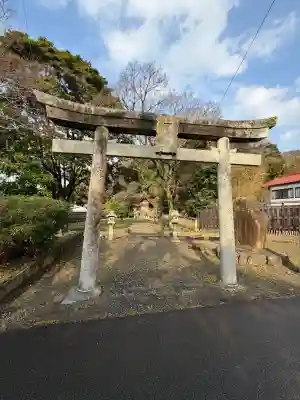 因佐神社の{uncategorized: "未分類", other: "その他", undefined: "問題あり", building: "その他建物", grave: "お墓", sacred_gate: "鳥居", guardian: "狛犬", statue: "像", buddha: "仏像", history: "歴史", nature: "自然", garden: "庭園", animal: "動物", pagoda: "塔", temizu: "手水舎", mountain_gate: "山門・神門", sanctuary: "本殿・本堂", subordinate: "末社・摂社", art: "芸術", scenery: "景色", jizo: "地蔵", ema: "絵馬", goshuin: "御朱印", omikuji: "おみくじ", items: "授与品その他", amulet: "お守り", goshuincho: "御朱印帳", eats: "食事", festival: "お祭り", votive_dance: "神楽", shichigosan: "七五三参", wedding: "結婚式", experience: "体験その他", initially: "初詣", around: "周辺", anti_infection: "感染症対策"}