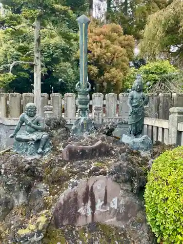 成田山新勝寺の{uncategorized: "未分類", other: "その他", undefined: "問題あり", building: "その他建物", grave: "お墓", sacred_gate: "鳥居", guardian: "狛犬", statue: "像", buddha: "仏像", history: "歴史", nature: "自然", garden: "庭園", animal: "動物", pagoda: "塔", temizu: "手水舎", mountain_gate: "山門・神門", sanctuary: "本殿・本堂", subordinate: "末社・摂社", art: "芸術", scenery: "景色", jizo: "地蔵", ema: "絵馬", goshuin: "御朱印", omikuji: "おみくじ", items: "授与品その他", amulet: "お守り", goshuincho: "御朱印帳", eats: "食事", festival: "お祭り", votive_dance: "神楽", shichigosan: "七五三参", wedding: "結婚式", experience: "体験その他", initially: "初詣", around: "周辺", anti_infection: "感染症対策"}