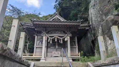 諏訪神社の本殿・本堂