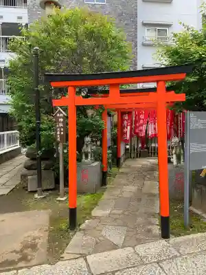 平河天満宮の{uncategorized: "未分類", other: "その他", undefined: "問題あり", building: "その他建物", grave: "お墓", sacred_gate: "鳥居", guardian: "狛犬", statue: "像", buddha: "仏像", history: "歴史", nature: "自然", garden: "庭園", animal: "動物", pagoda: "塔", temizu: "手水舎", mountain_gate: "山門・神門", sanctuary: "本殿・本堂", subordinate: "末社・摂社", art: "芸術", scenery: "景色", jizo: "地蔵", ema: "絵馬", goshuin: "御朱印", omikuji: "おみくじ", items: "授与品その他", amulet: "お守り", goshuincho: "御朱印帳", eats: "食事", festival: "お祭り", votive_dance: "神楽", shichigosan: "七五三参", wedding: "結婚式", experience: "体験その他", initially: "初詣", around: "周辺", anti_infection: "感染症対策"}